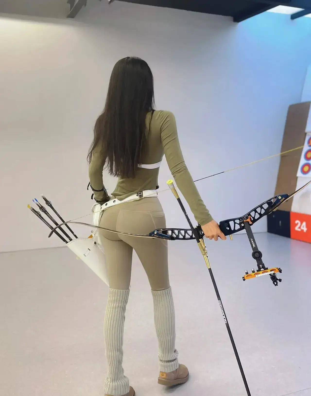 射箭选手箭术出神入化，轻松夺魁的简单介绍