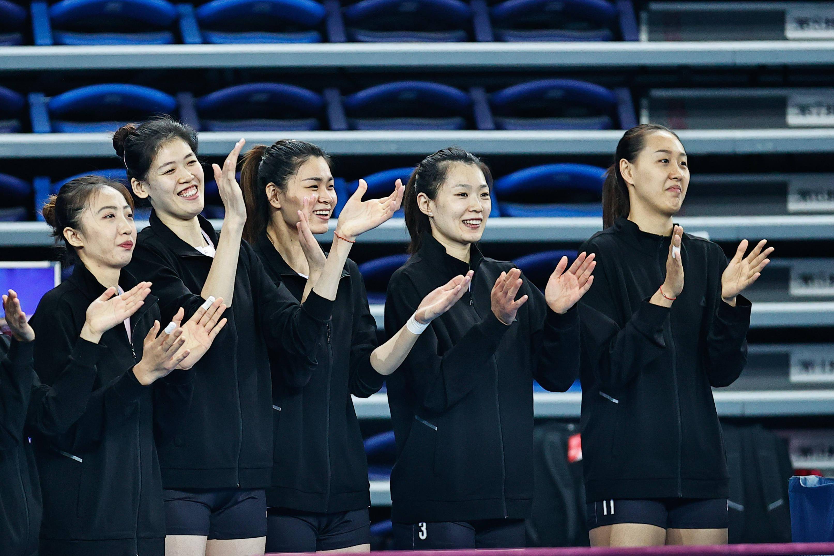 巴西排球代表队夺冠，团结拼搏十年磨砺成翼