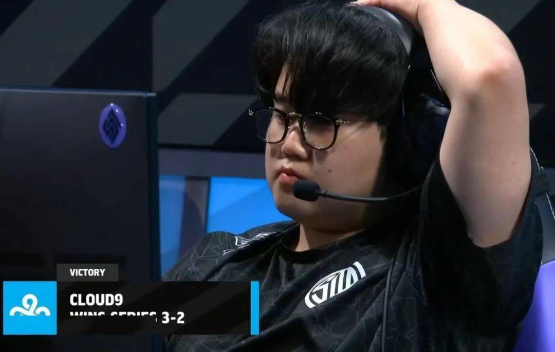 包含FLY险胜TSM，Perkz完成史诗逆转宿命之战淘汰赛，技惊四座的词条