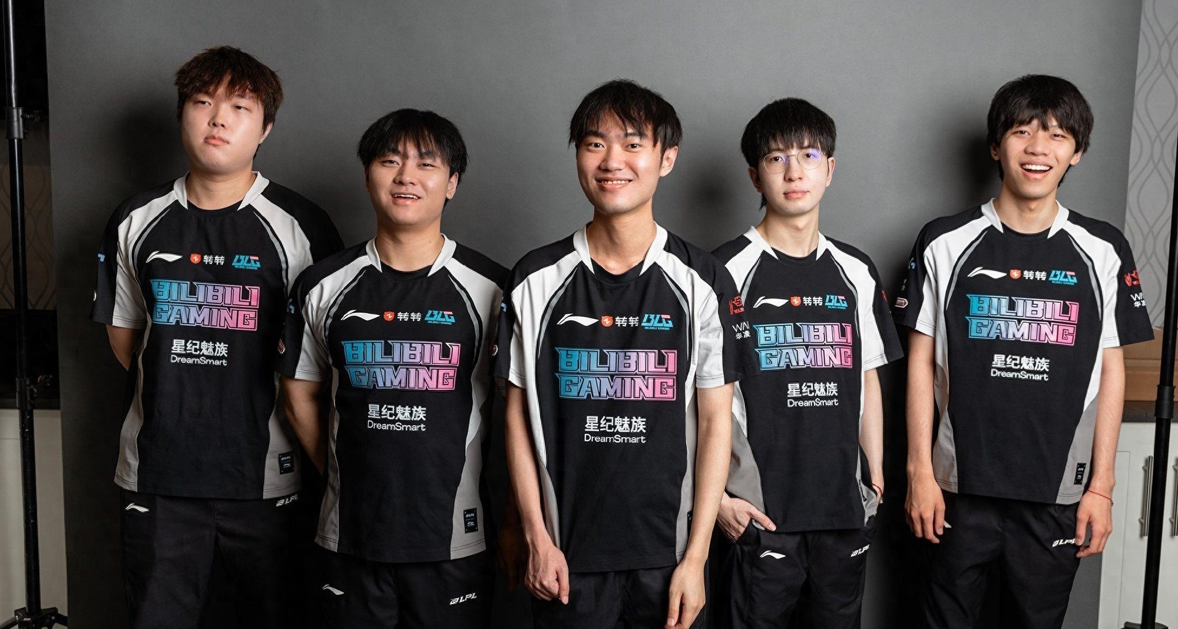 CLG鏖战FLY，Doinb极限生还后反打顶尖较量淘汰赛，留下经典瞬间