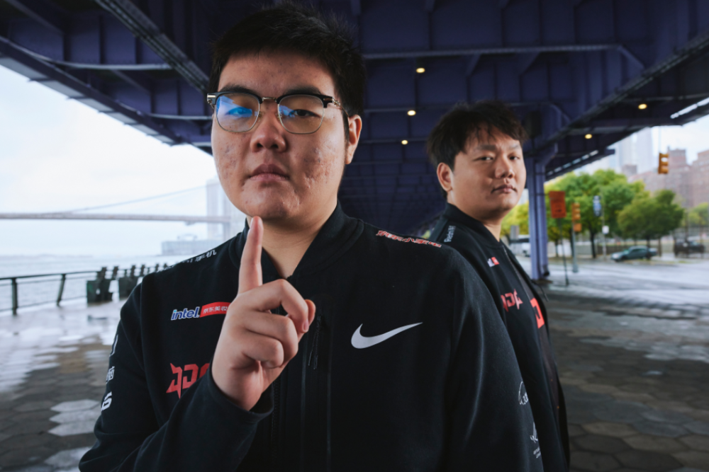 DK险胜MAD，Kanavi关键团战开团秒人宿命之战四强赛，技惊四座