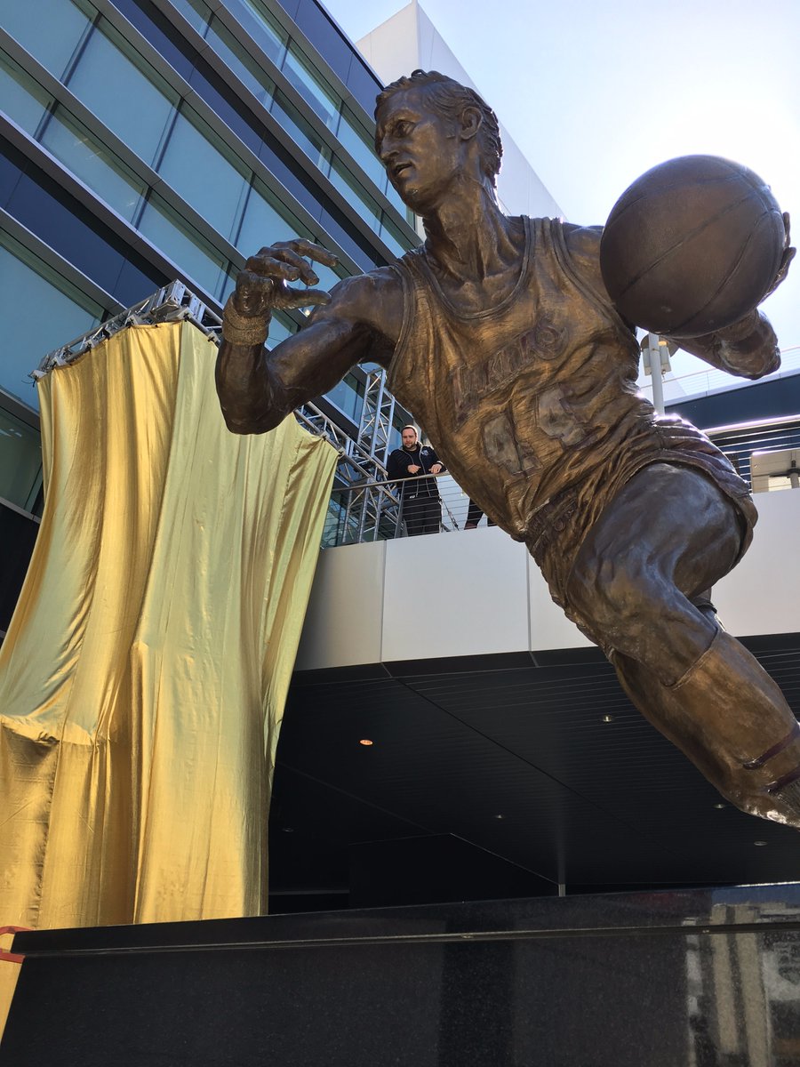 活塞队中锋杰克逊因膝伤休战一个月