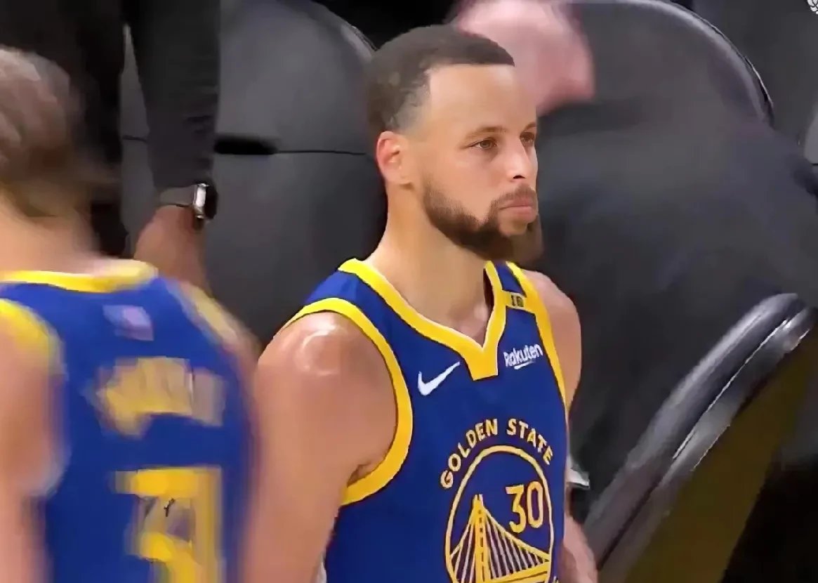 勇士大将再度受伤，季后赛前景堪忧