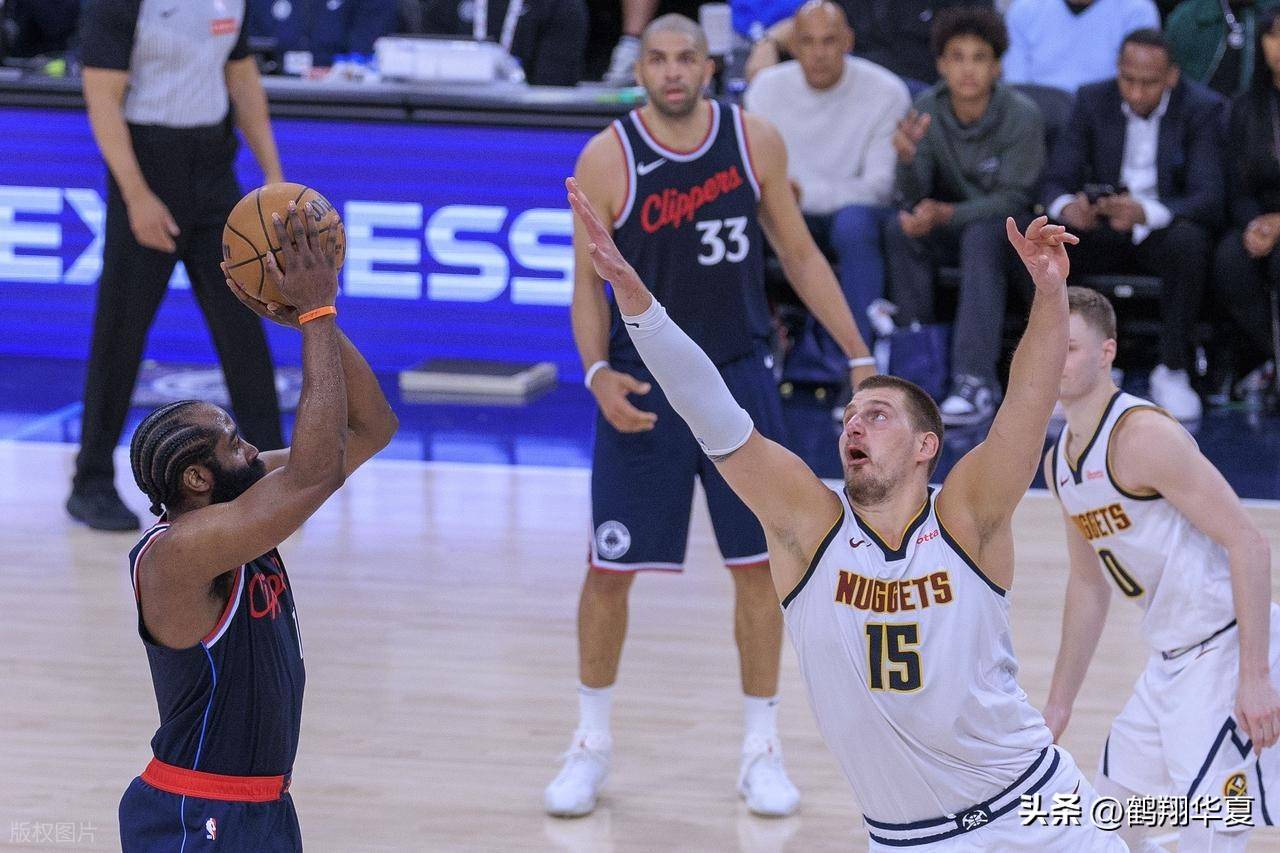 火箭客场击败黄蜂，哈登连发三分神迹