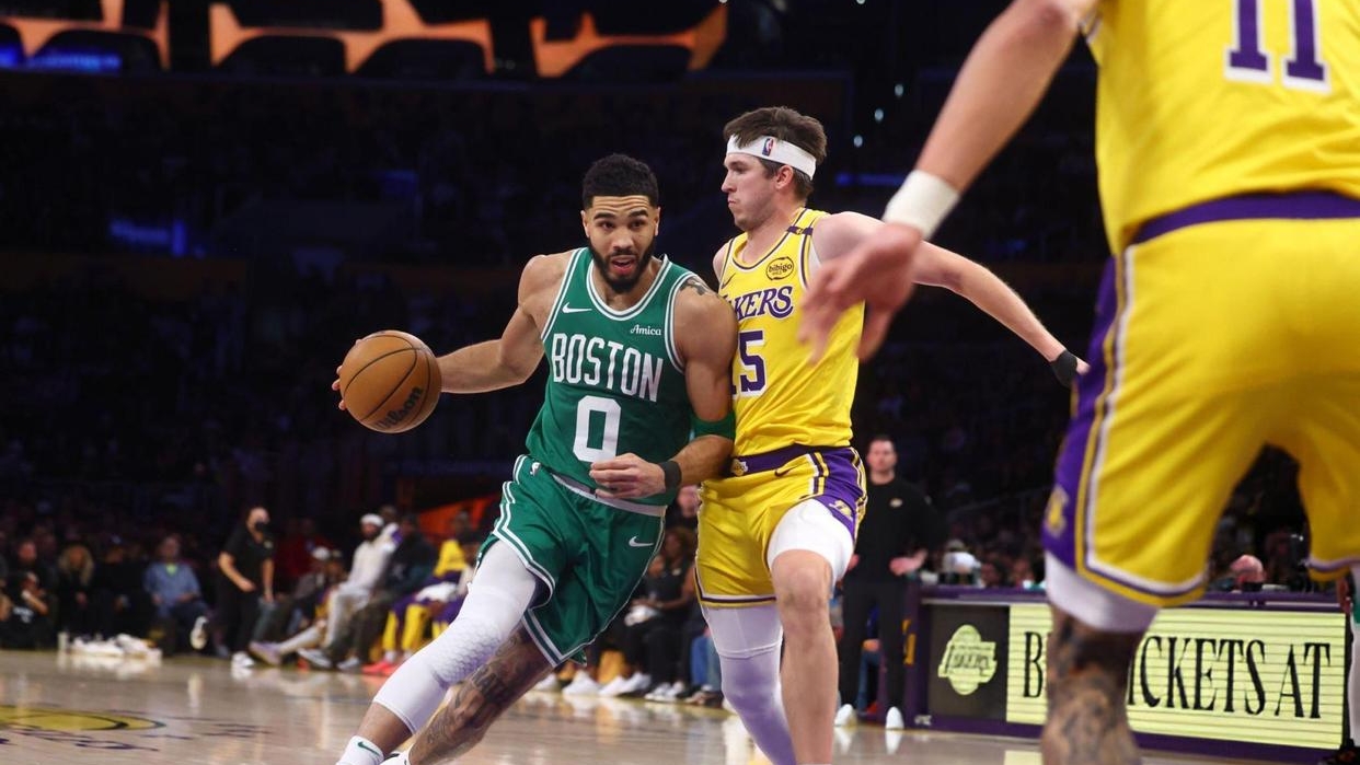 湖人大胜凯尔特人，詹皇37分