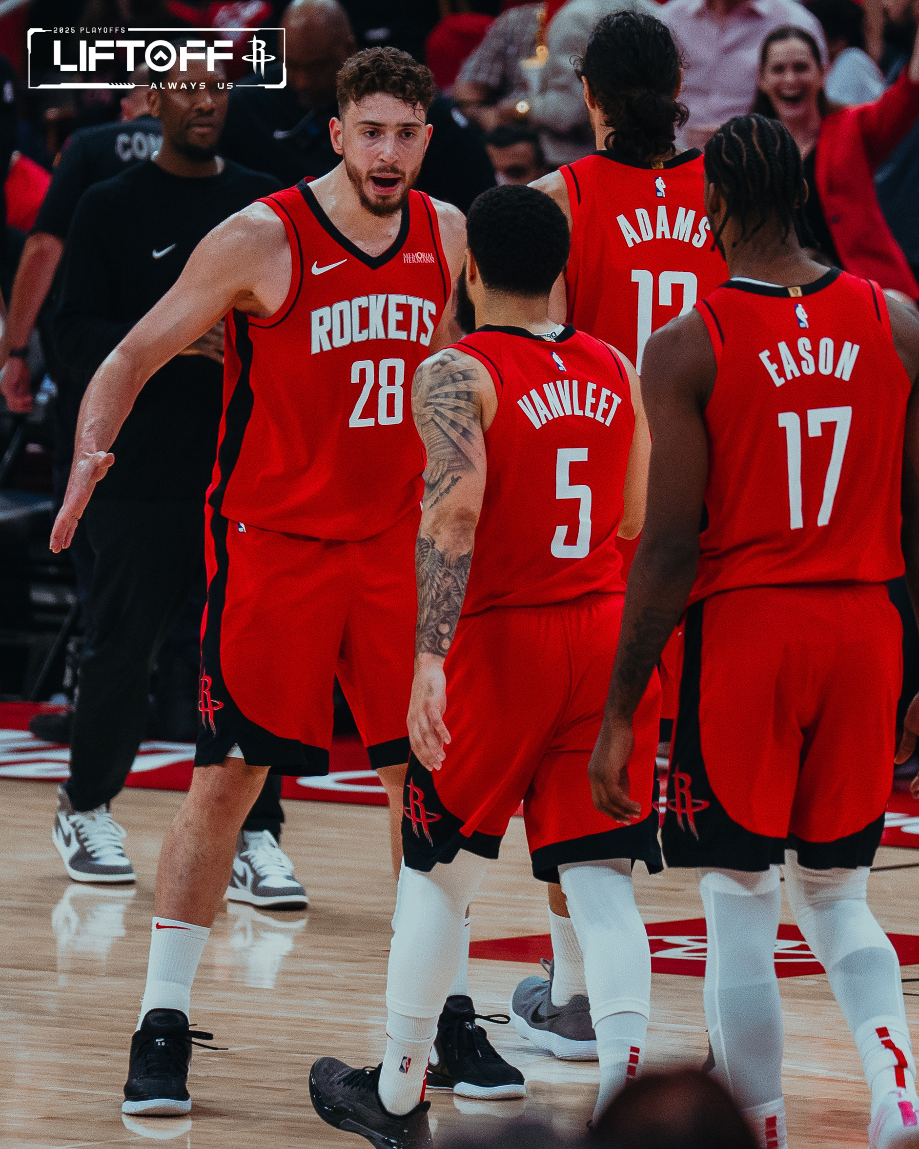 火箭队主场轻取鹈鹕队,壮阔得分 火箭队主场轻取鹈鹕队,壮阔得分