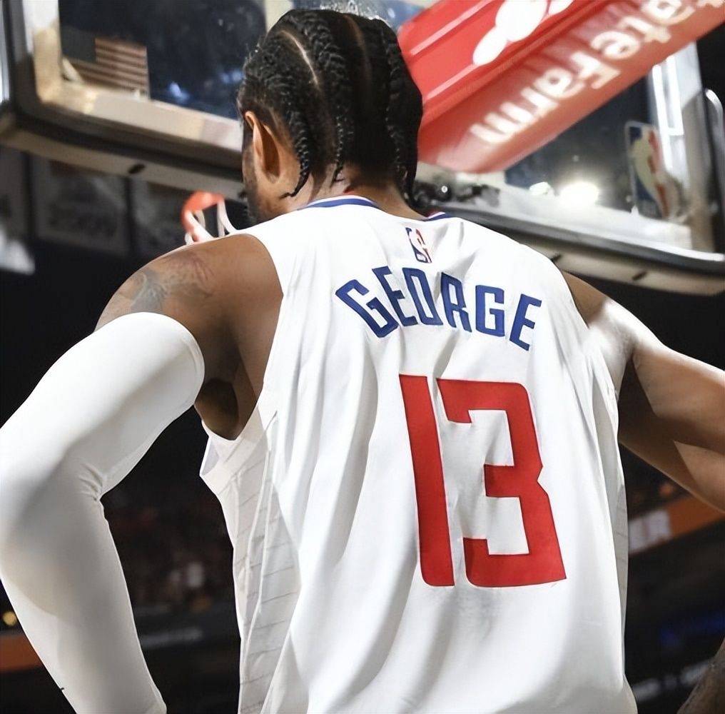 魔术队客场告捷,乔治复出成关键 魔术队客场告捷,乔治复出成关键