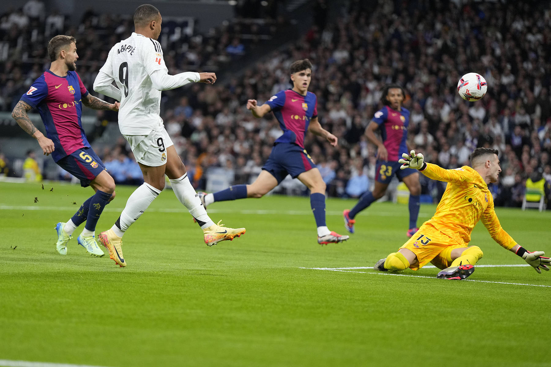 莱万再度领衔得分，皇马客场大获全胜