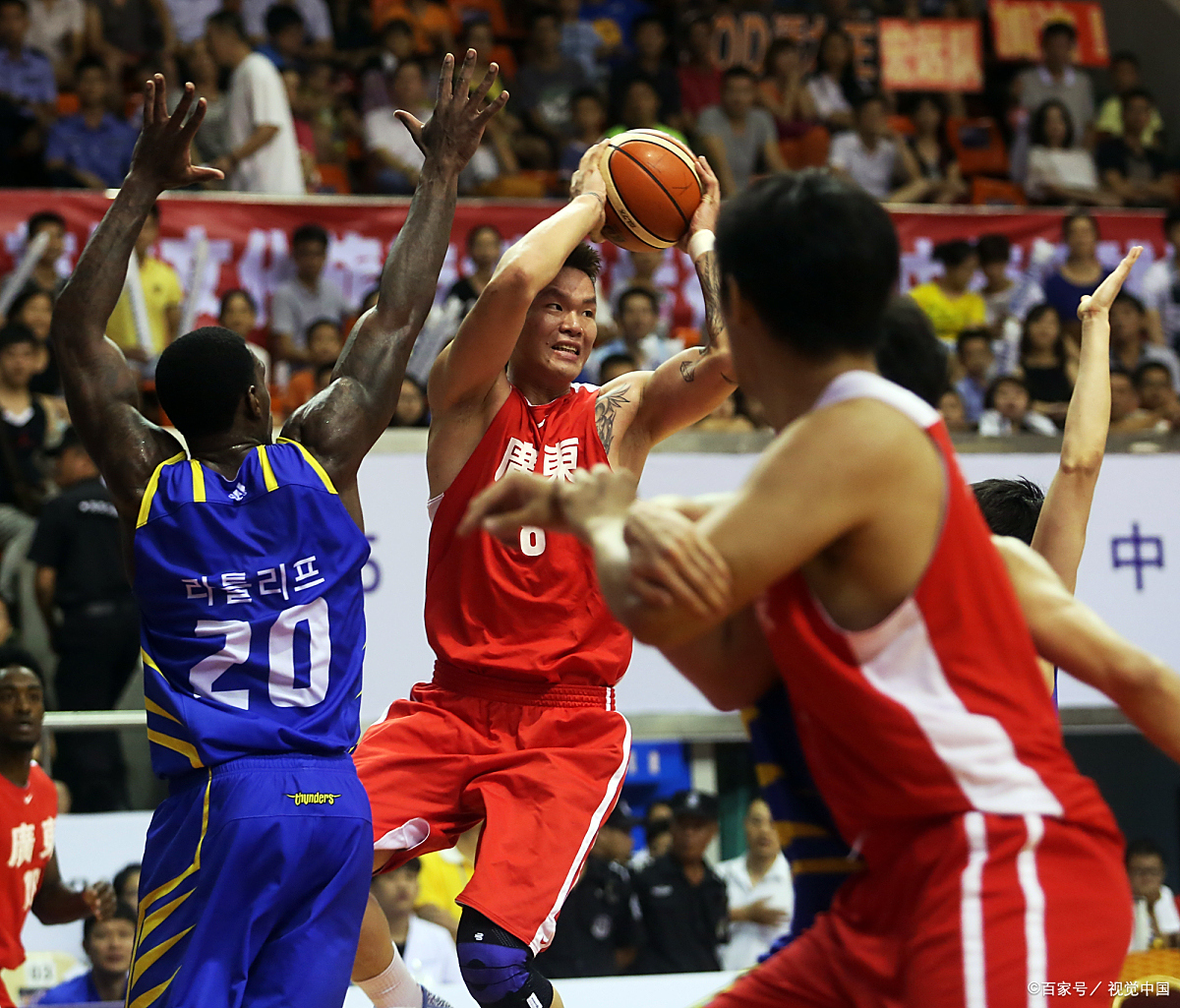湖南男篮关键比赛抢胜,球队士气大振 湖南男篮关键比赛抢胜,球队士气大振