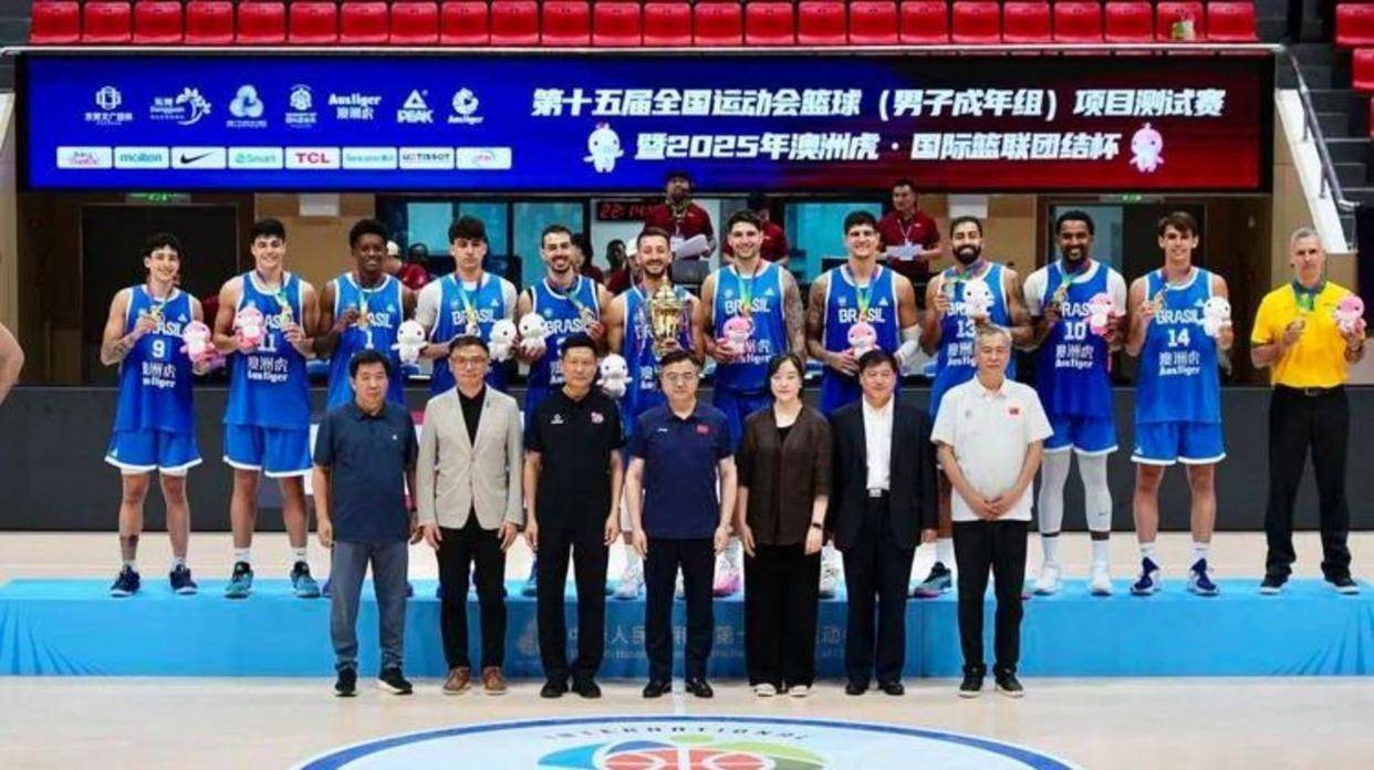 球队集训归来备战联赛，教练团队全力备战